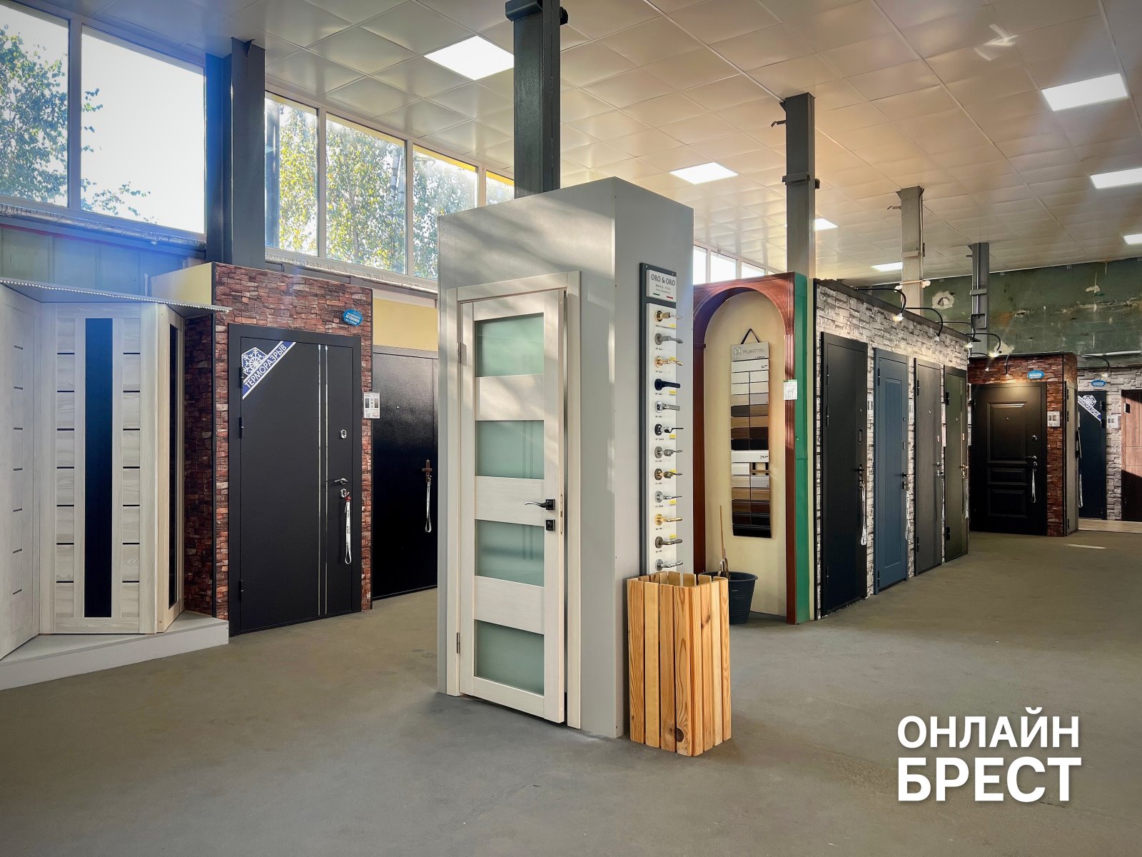 Двери, окна, мебель, кухни и большой зал РАСПРОДАЖ в «КонструкторБай» в Бресте