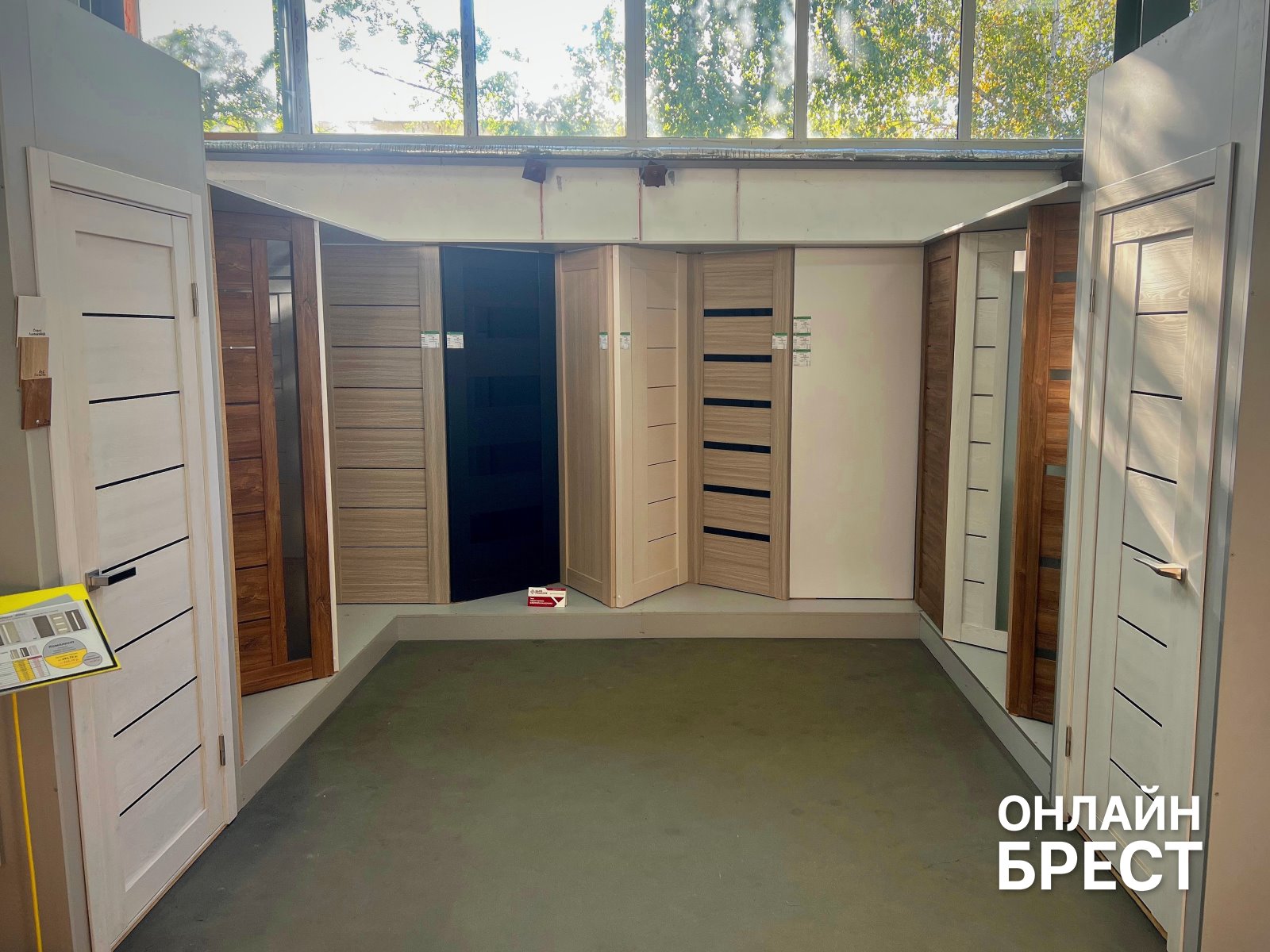 Двери, окна, мебель, кухни и большой зал РАСПРОДАЖ в «КонструкторБай» в Бресте