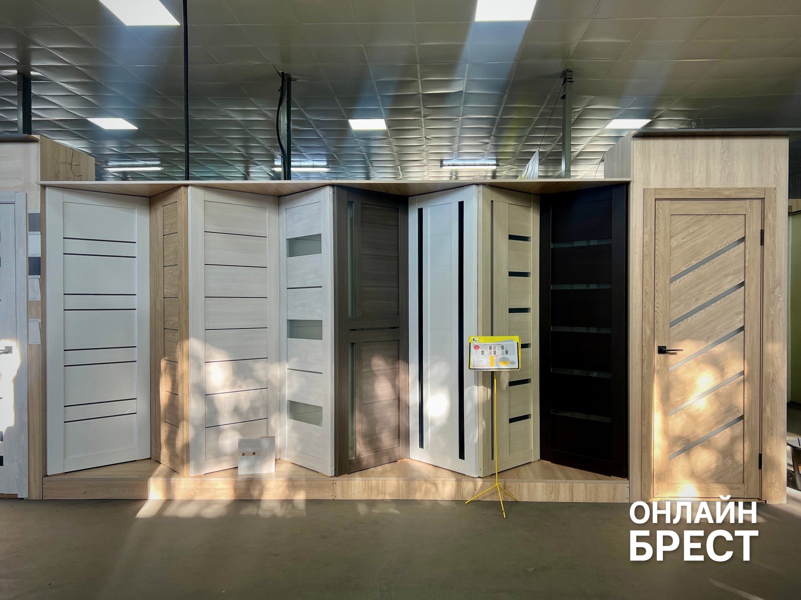 Двери, окна, мебель, кухни и большой зал РАСПРОДАЖ в «КонструкторБай» в Бресте