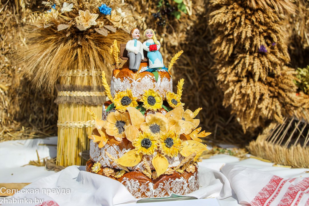 В агрогородке Степанки Жабинсковского района проходит праздник-ярмарка тружеников села «Дожинки»