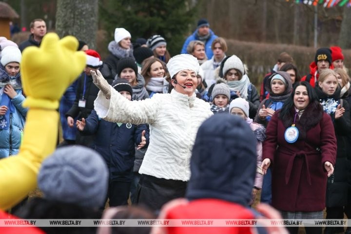 Новогодний праздник в поместье Деда Мороза собрал 250 детей со всей Брестской области