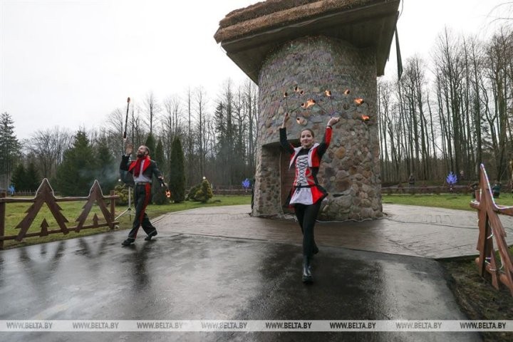 Новогодний праздник в поместье Деда Мороза собрал 250 детей со всей Брестской области