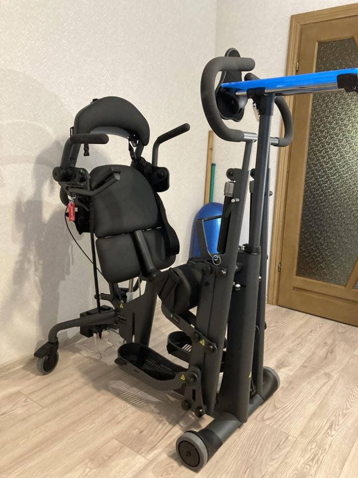 Андрею Трушу из Кобрина собрали средства на тренажёр-вертикализатор — теперь он мечтает побывать в Италии