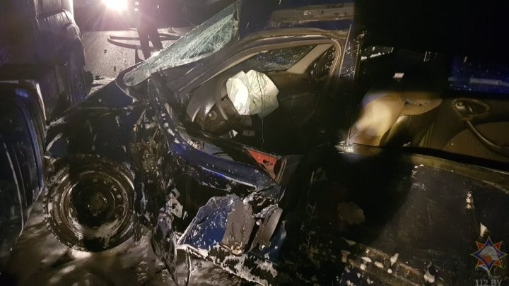 ДТП в Барановичском районе: работники МЧС деблокировали водителя легковушки