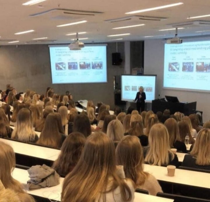 Реальность глючит? На фото показали доказательства