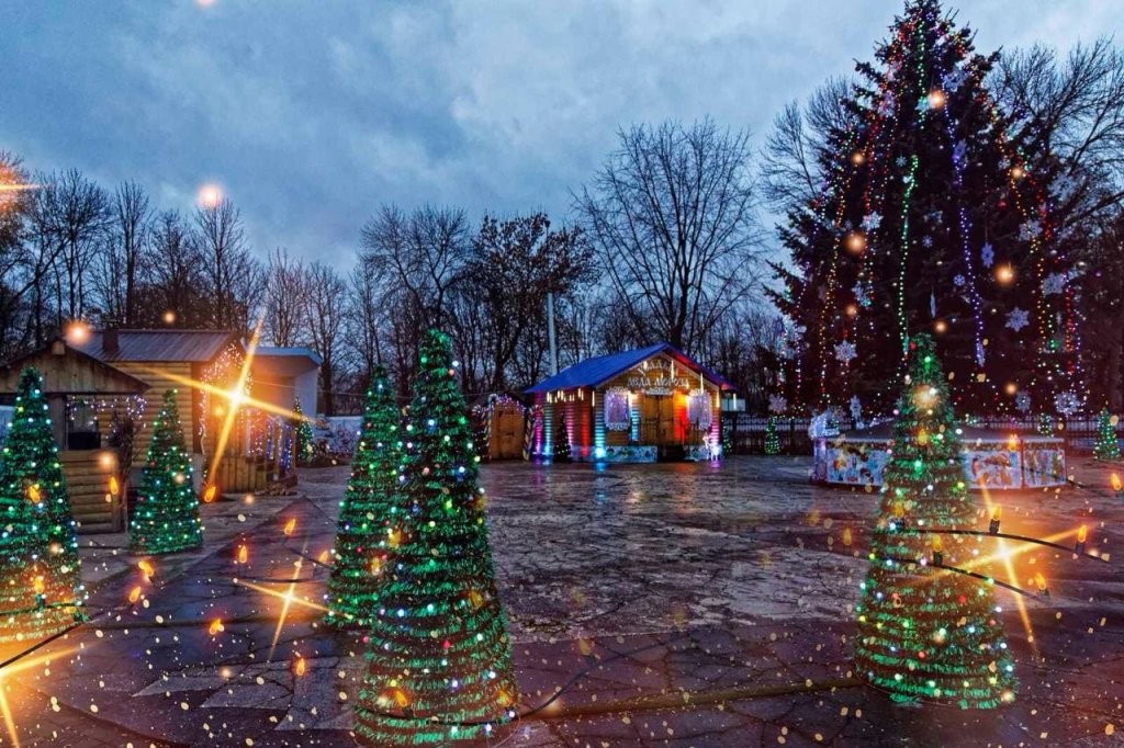 В парке открылась усадьба Берестейского Деда Мороза