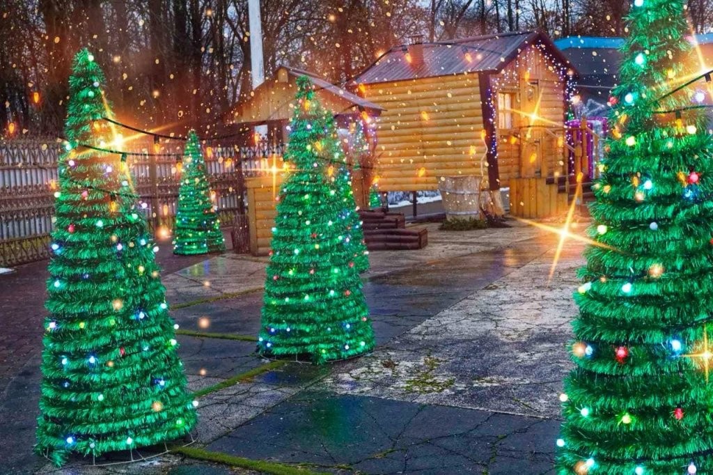 В парке открылась усадьба Берестейского Деда Мороза