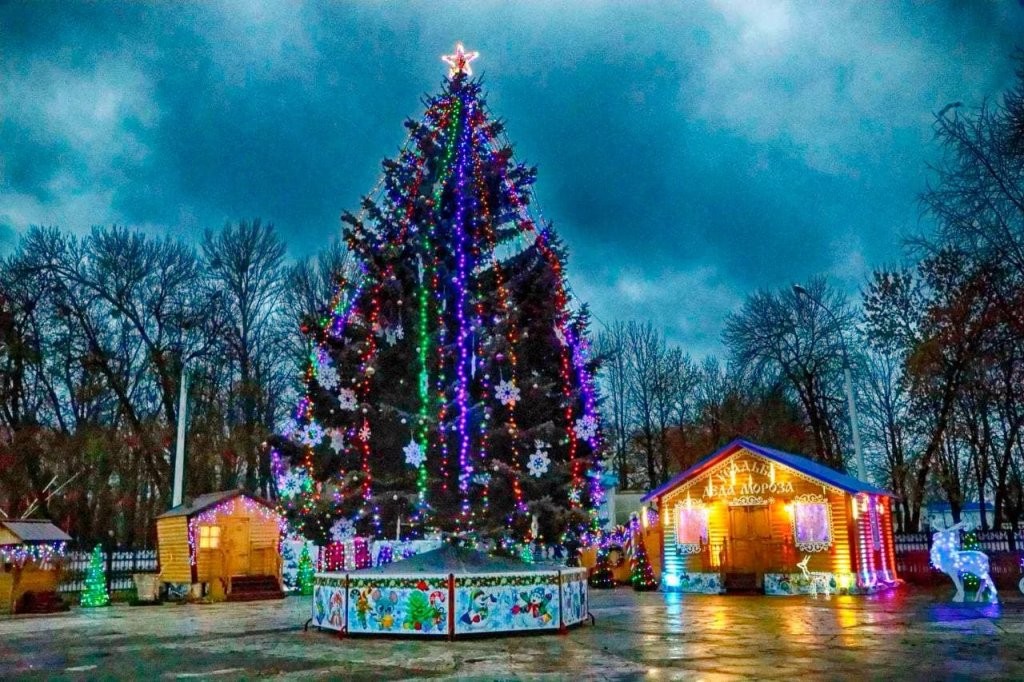 В парке открылась усадьба Берестейского Деда Мороза