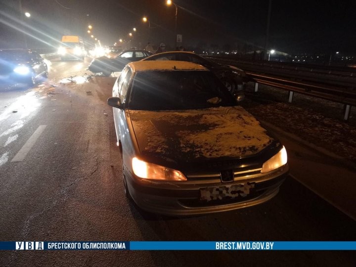 В Бресте на Варшавском шоссе произошло два аналогичных ДТП с разницей в пару минут