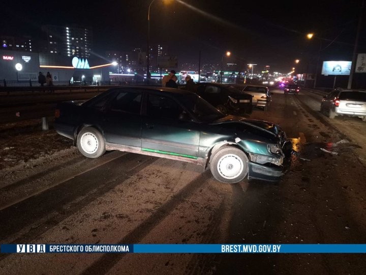 В Бресте на Варшавском шоссе произошло два аналогичных ДТП с разницей в пару минут