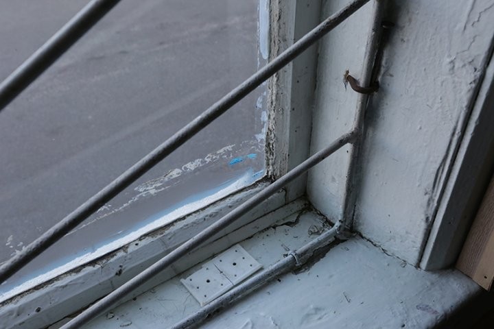 Житель Березовского района разбил окно магазина ради алкоголя