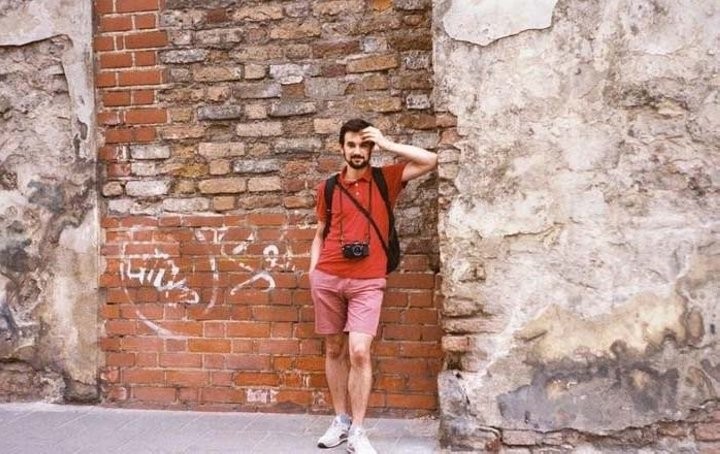 Сколько можно заработать за сдачу 110 кг стеклянных бутылок – история парня, который копил их 10 лет