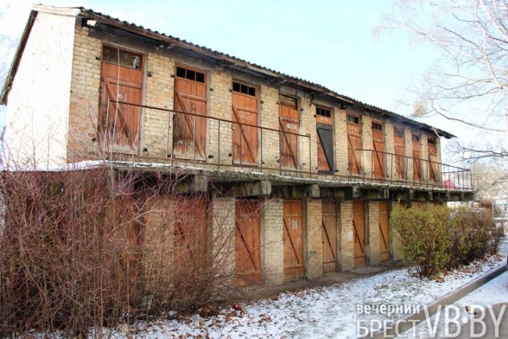 В Бресте сносят сараи в квартале Гоголя – Карбышева – Маяковского – б-р Космонавтов. Застройщик рассказал, что там будет
