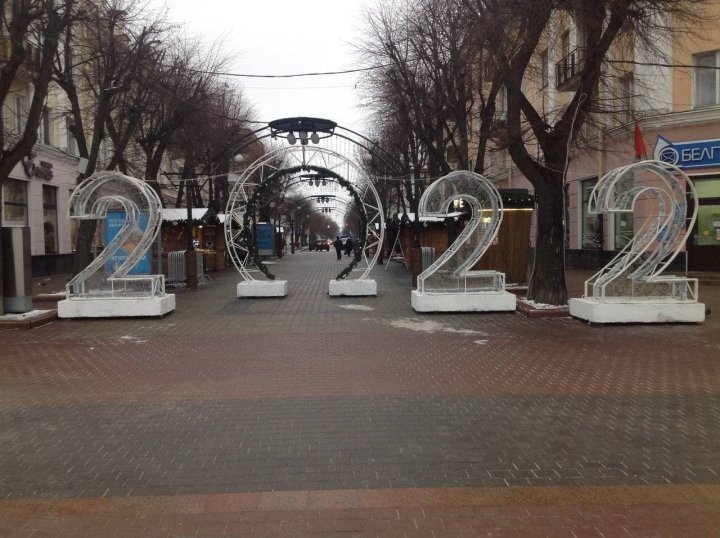 Сегодня начинает работать новогодняя ярмарка на площади Ленина в Бресте