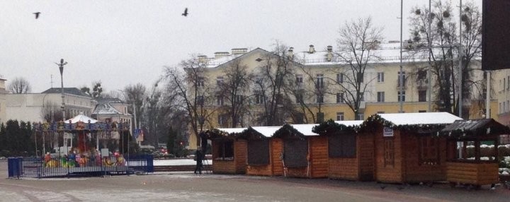 Сегодня начинает работать новогодняя ярмарка на площади Ленина в Бресте