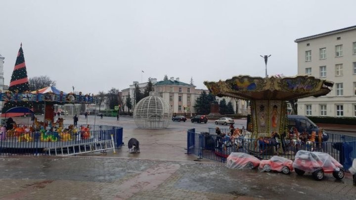 Ещё один детский аттракцион установлен на главной площади Бреста