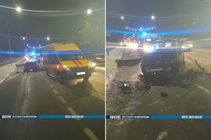 В Пинске водитель «Ситроен» врезался в машину газовой службы