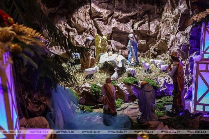 Католики встречают в Бресте Рождество Христово