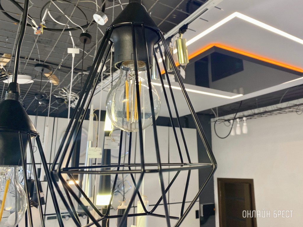 Безупречные дизайнерские люстры и светильники в магазине «Яркий». Домашняя примерка в Бресте