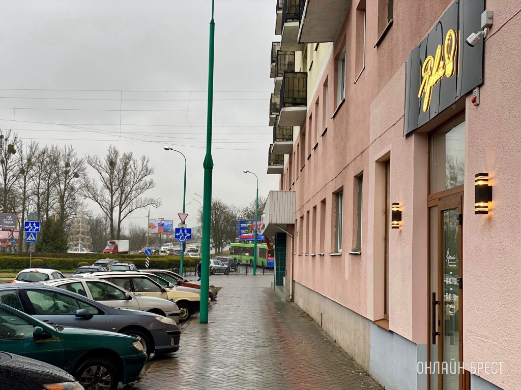 Безупречные дизайнерские люстры и светильники в магазине «Яркий». Домашняя примерка в Бресте