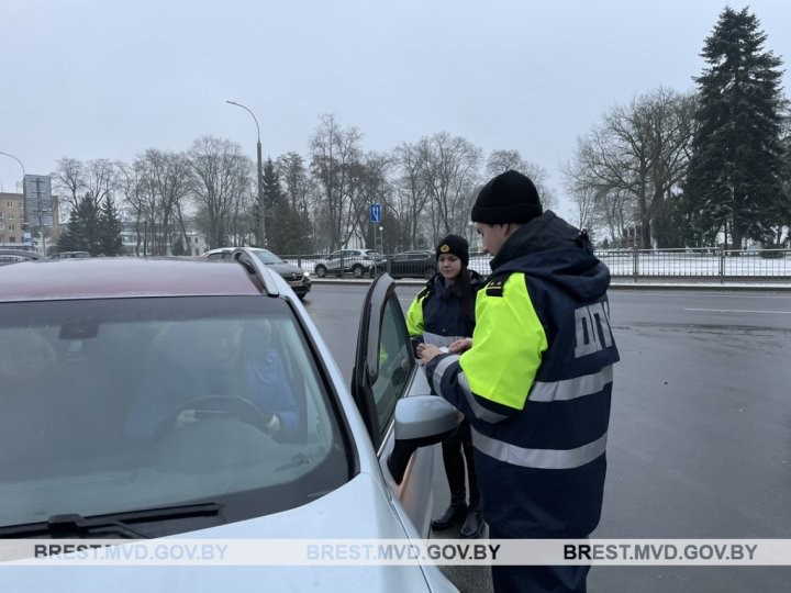 ГАИ Бреста проверила, кто паркуется на местах для инвалидов