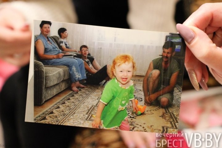 «У меня растут года». 300-тысячная жительница Бреста Виктория Станчас празднует 17-летие