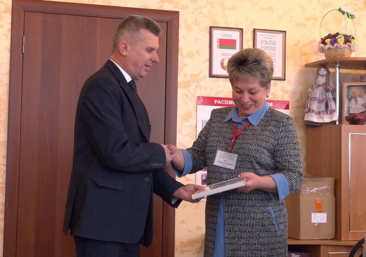 Подарки особенным детям к Новому году сделало Брестское областное объединение профсоюзов