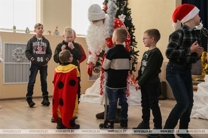 Брестские военнослужащие поздравили воспитанников Кобринской детской деревни