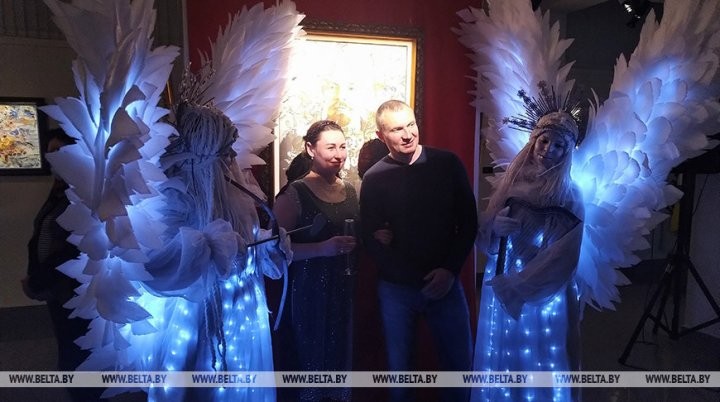 Выставку Никаса Сафронова «Ангел света» представили в Бресте