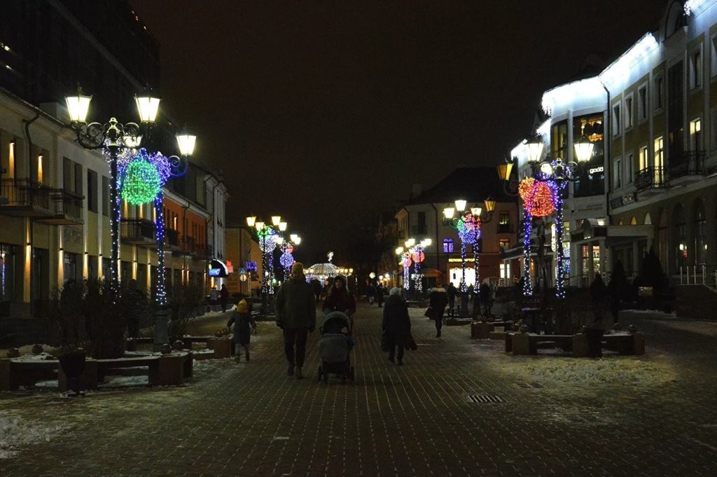 Новогодний Брест в фотографиях: как выглядит город перед праздниками