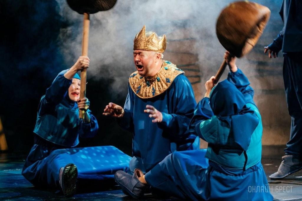 В Брестском театре кукол прошло новогоднее представление для детей Российских соотечественников проживающих в Республике Беларусь