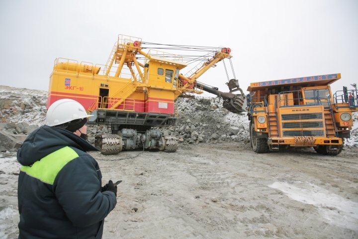 В Брестской области на «Граните» провели конкурс профмастерства среди экскаваторщиков. Их навыки впечатляют