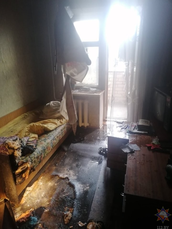 «Не знаю, как это могло получиться…». На пожаре в Бресте спасли хозяина квартиры