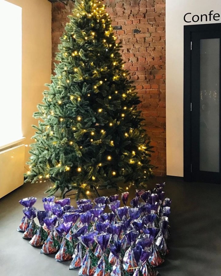 Кобринчане собрали порядка 50 подарков детям, которые встречали Новый год в больнице