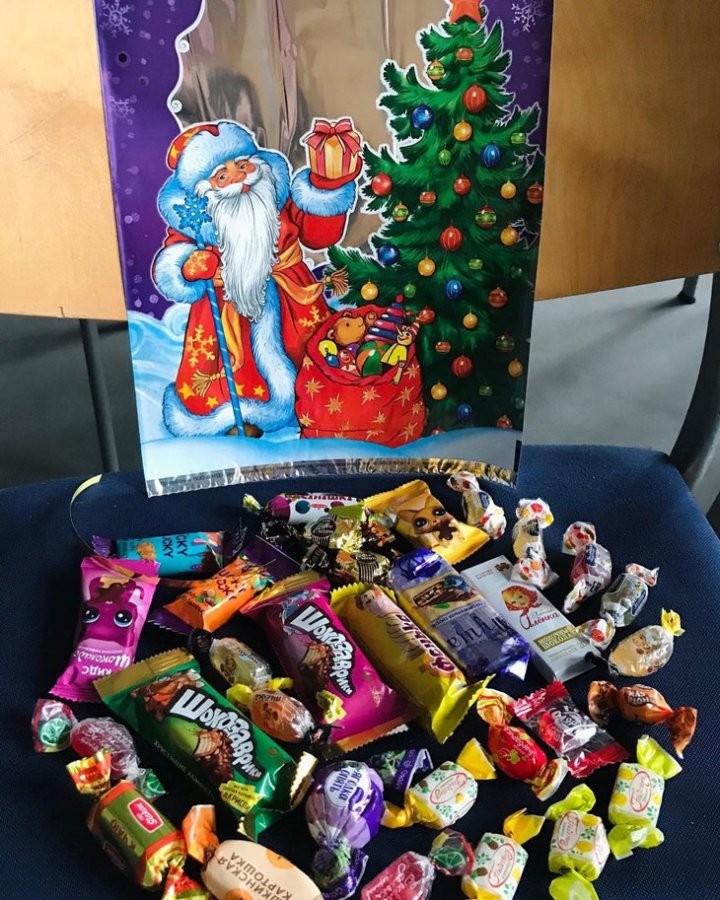 Кобринчане собрали порядка 50 подарков детям, которые встречали Новый год в больнице