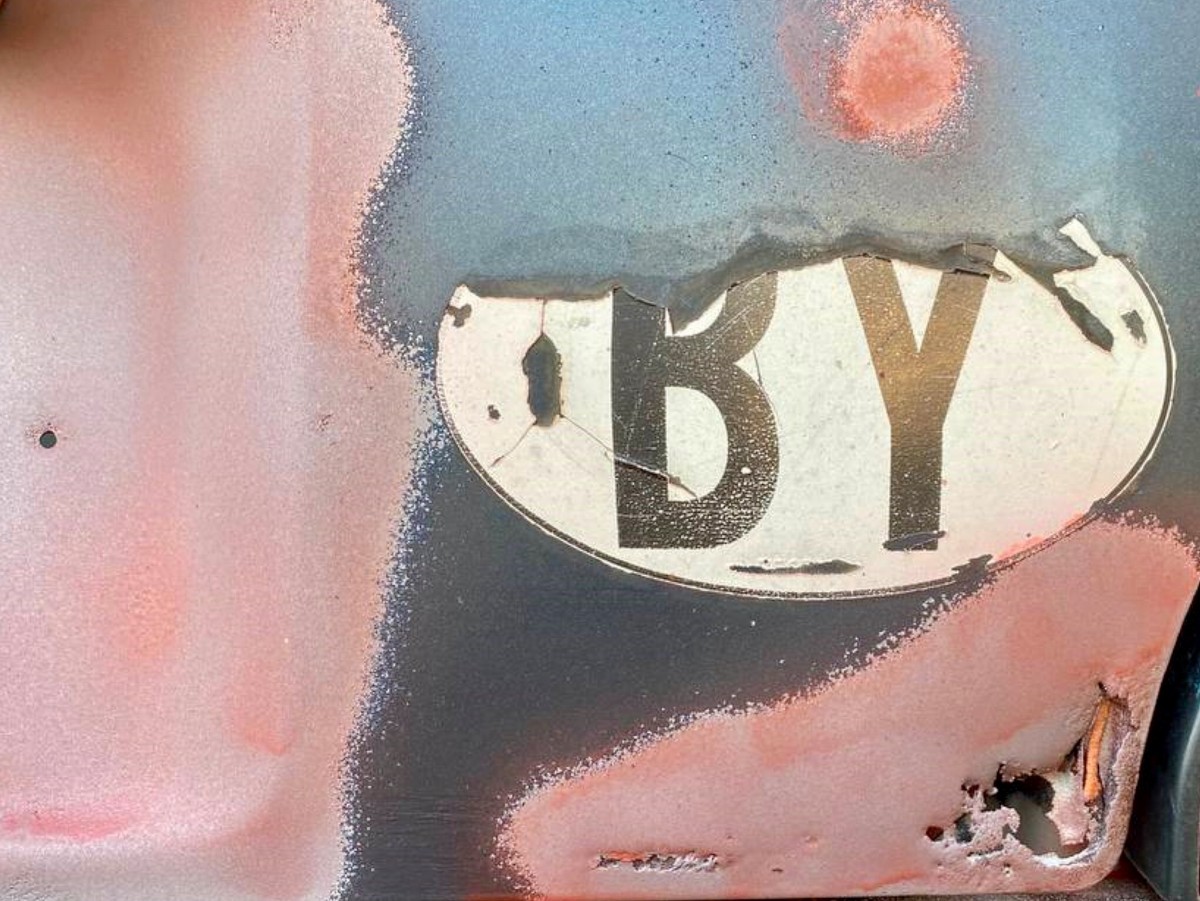 «Раз-Два» – пескоструйная и антикоррозийная обработки автокузова, заборов, ворот в Бресте. Преимущества пескоструйной обработки древесины