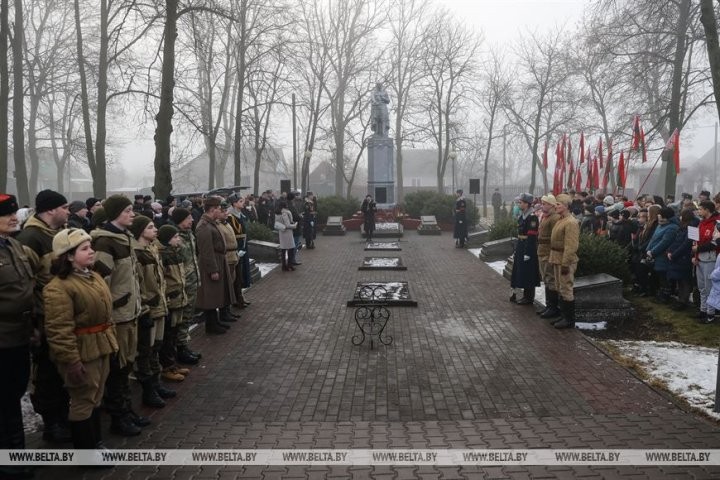 Останки погибшего под Кобрином военного летчика передали на его родину