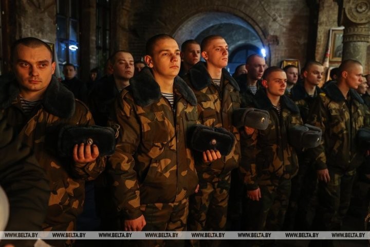 В Бресте православные верующие празднуют Рождество Христово