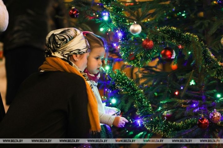 В Бресте православные верующие празднуют Рождество Христово