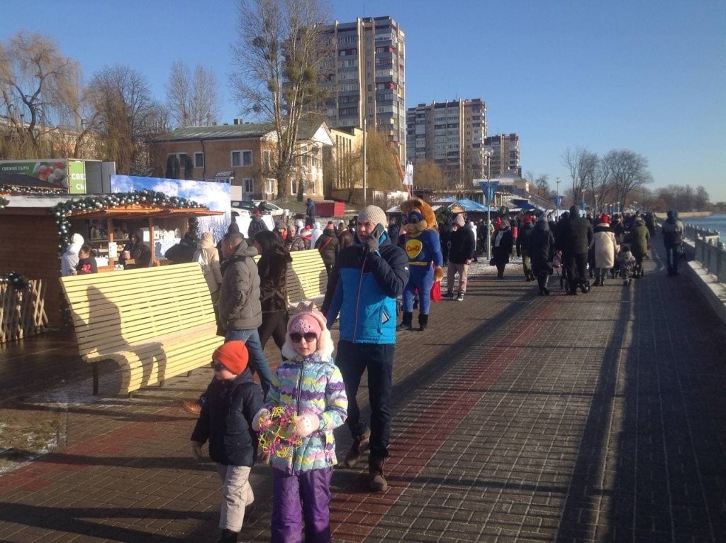 Первый день фестиваля-ярмарки «Берестейские сани» проходит на Набережной