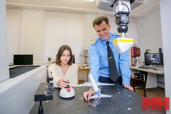 В Беларуси начали готовить пилотов гражданской авиации. Пообщались с Дарьей Комарчук из Кобрина