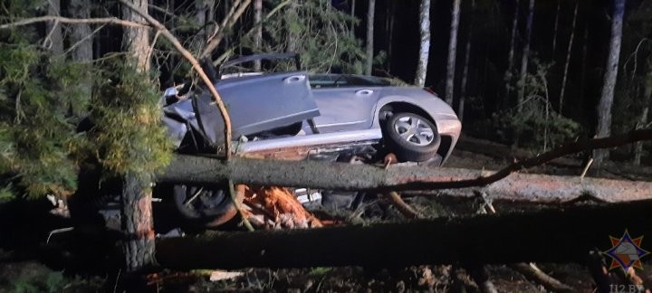 ДТП в Каменецком районе: спасатели деблокировали девушку-водителя