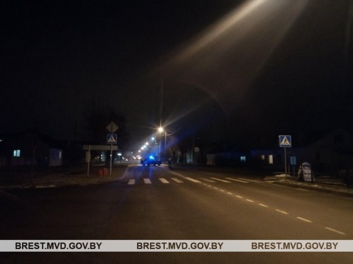 В Брестской области водитель сбил пешехода и скрылся, бросив авто в лесу