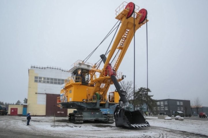 В Микашевичском карьере новый экскаватор (Брестская область)