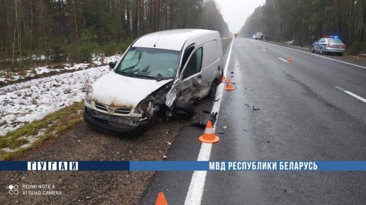 Две машины «лоб в лоб» столкнулись в Брестской области