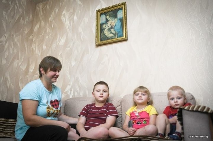 Многодетную семью хотели лишить очереди на жилье после смерти отца. Чем закончилась история