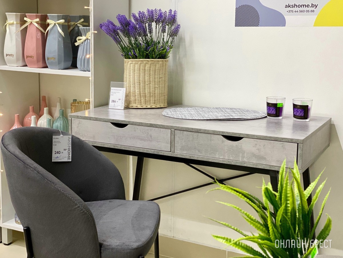 Новый салон мебели «АksHome» открылся в ТЦ «Корона» на Машерова. Выбор кухонных столов, стульев и кресел удивляет!