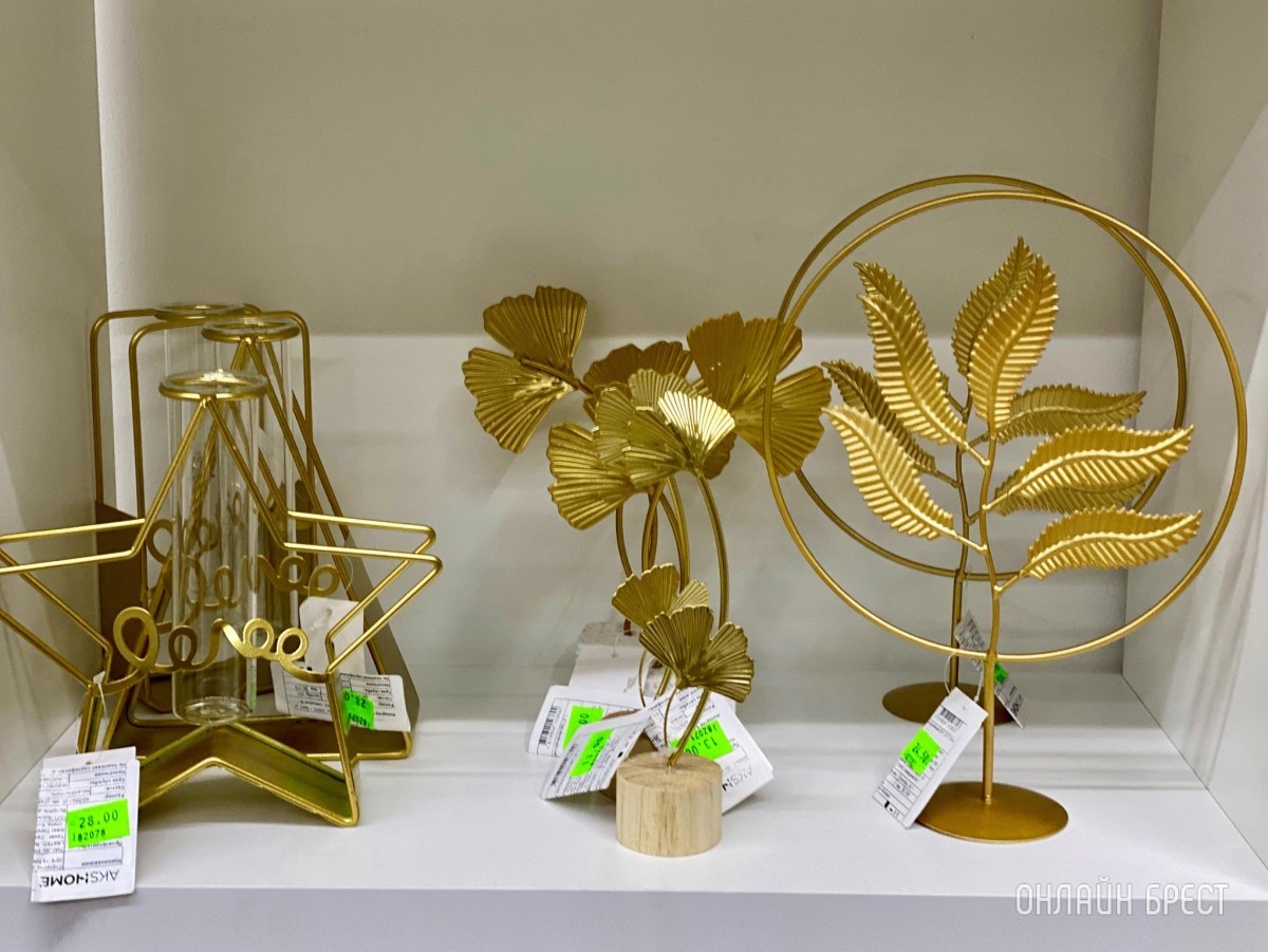 Новый салон мебели «АksHome» открылся в ТЦ «Корона» на Машерова. Выбор кухонных столов, стульев и кресел удивляет!