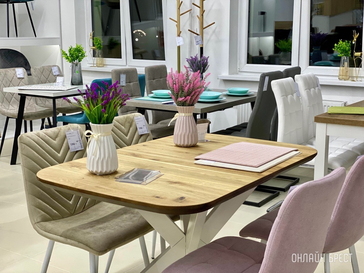Новый салон мебели «АksHome» открылся в ТЦ «Корона» на Машерова. Выбор кухонных столов, стульев и кресел удивляет!