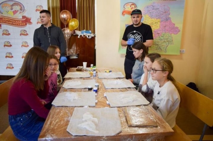 Кобринской детской деревне исполнилось 27 лет – праздник ребятам устроили волонтеры, аниматоры и представители бизнеса